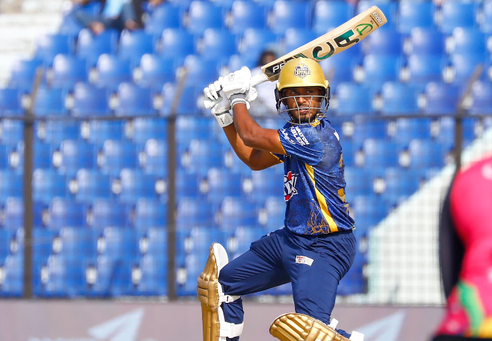 চিটাগংকে হারিয়ে চারে চলে এলো ঢাকা