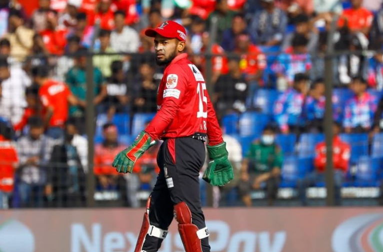 উইকেটকিপিংয়ে নতুন রেকর্ড গড়েছেন মুশফিকুর রহিম