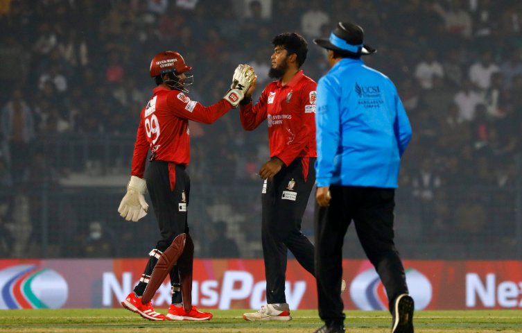 পিএসএলে লাহোর কালান্দার্সেরে সুযোগ পেয়ে যে প্রতিক্রিয়া জানালেন রিশাদ