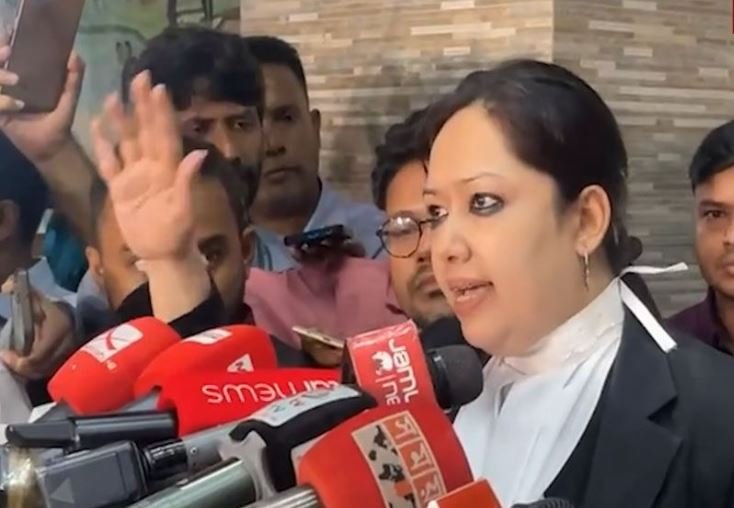 রুমিন ফারহানার ক্ষোভ: “১৫ বছর যাদের জন্য লড়লাম, তারাই আজ ধাক্কা দেয়”