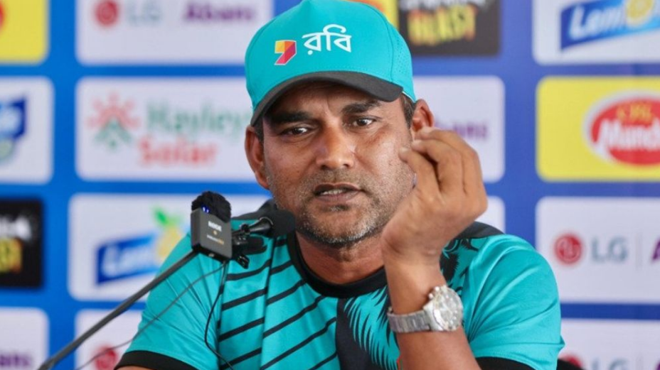 বাংলাদেশ দলের কোচের পদ ছাড়ছেন সালাউদ্দিন