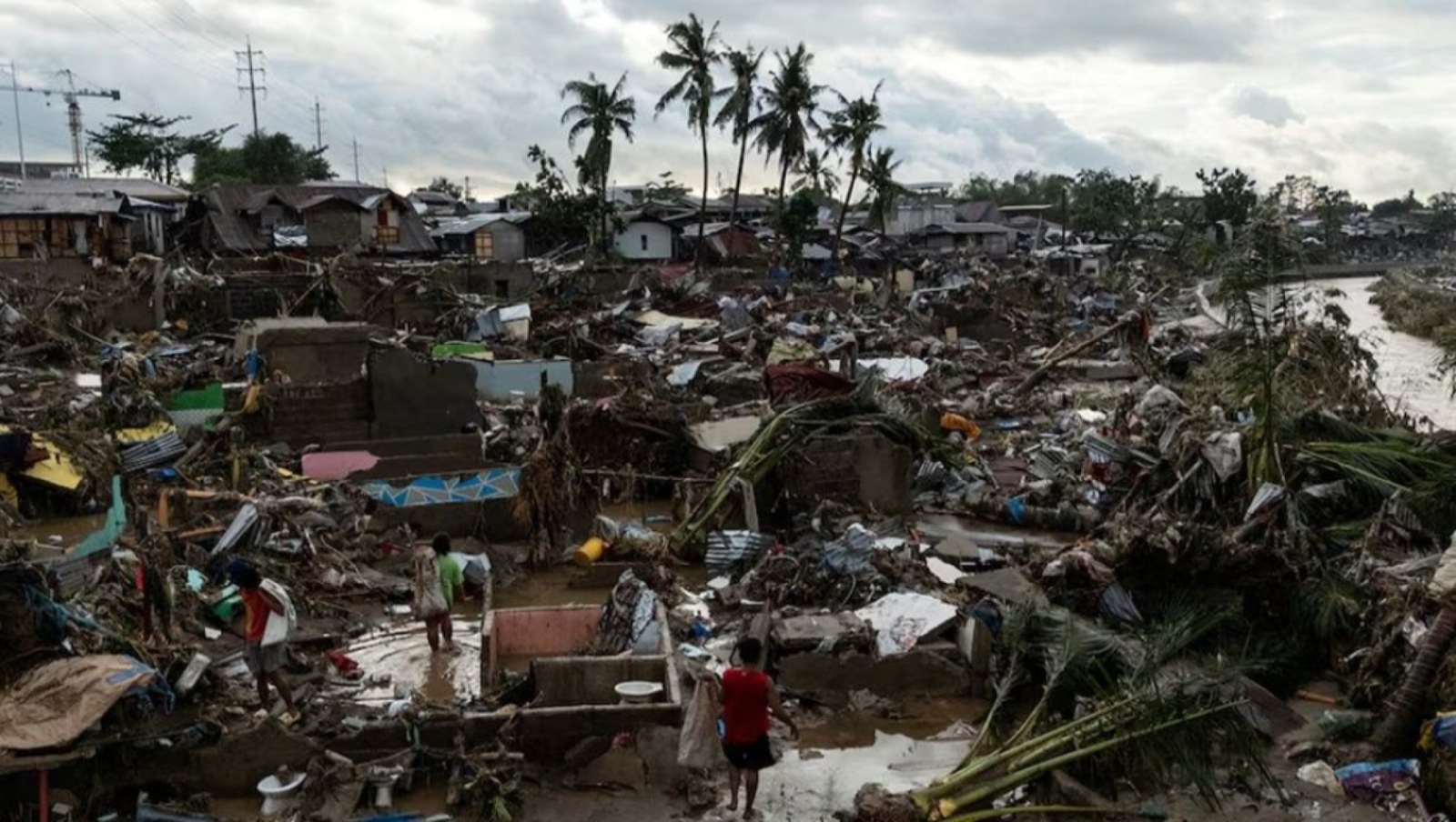 ঘূর্ণিঝড় কালমেগির ভয়াল আঘাতে বিপর্যস্ত ফিলিপাইন, প্রাণহানি বেড়ে ৫৮