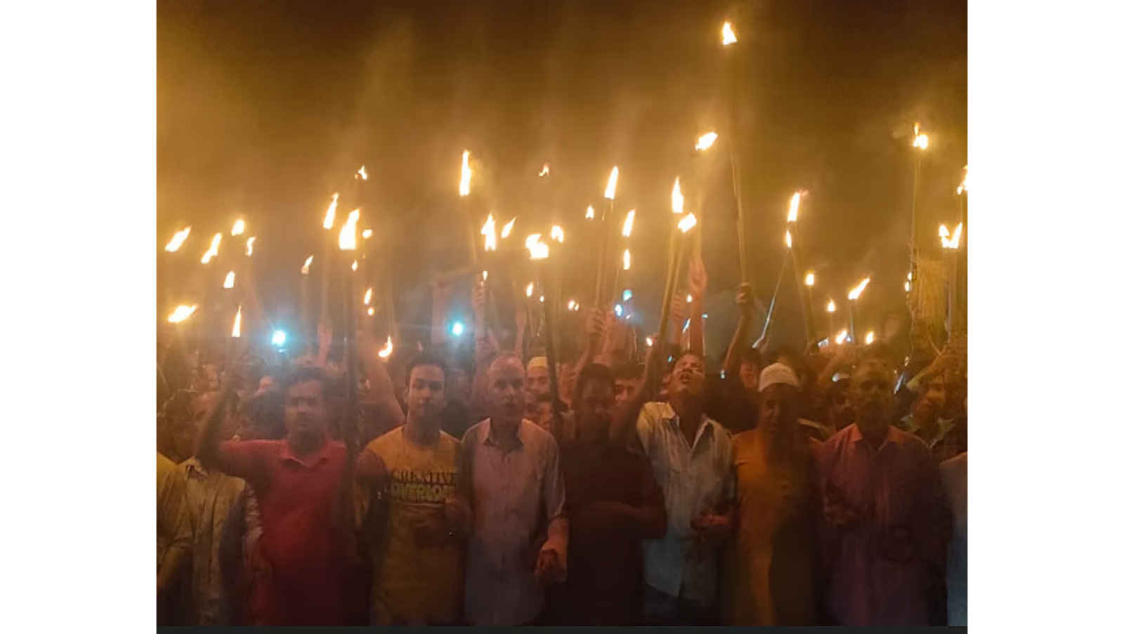 সিলেট-৪ আসনে হাকিম চৌধুরীর মনোনয়ন চেয়ে বিএনপি নেতাকর্মীদের মশাল মিছিল