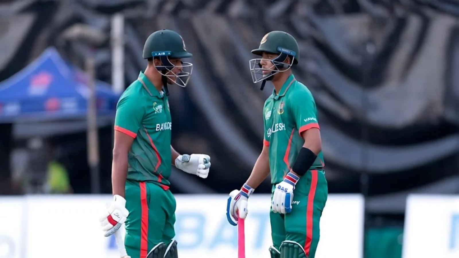 শেষ ওভারে আকবরের ৫ ছক্কা হজম, হংকংয়ের কাছে ফাইনালে পরাজিত বাংলাদেশ