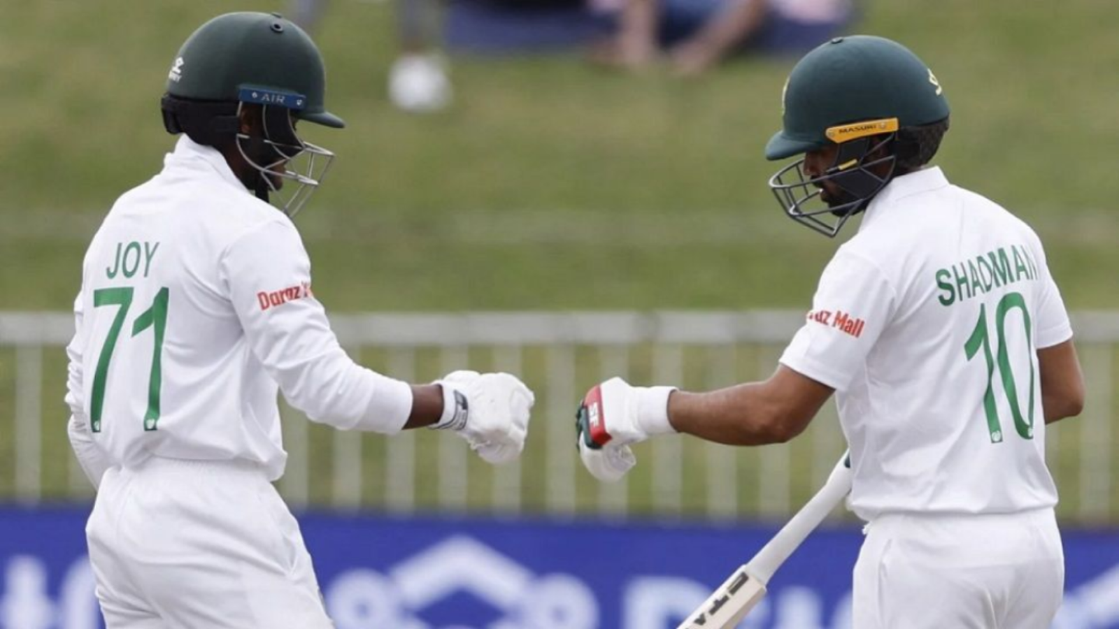 বাংলাদেশের ব্যাটিং ঝড়: দুই ফিফটিতে শতরান পার করে লাঞ্চে