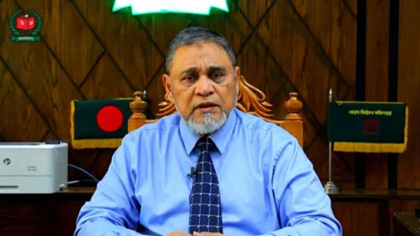 নির্বাচনী প্রচারণায় পোস্টার বিতর্ক: সিইসির কঠোর সতর্কতা