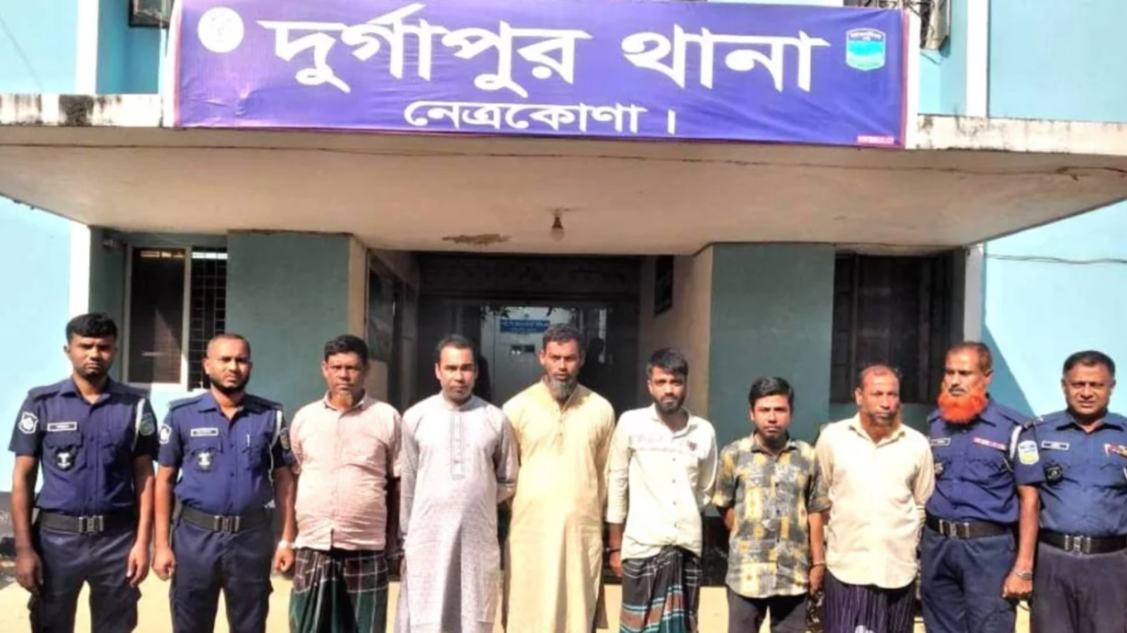 দুর্গাপুরে নিষিদ্ধ সংগঠনের ছয় নেতা–কর্মী গ্রেফতার