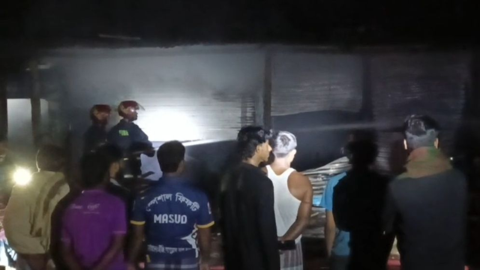 লক্ষ্মীপুরে ভয়াভহ আগুন,পুড়লো ৬ দোকান