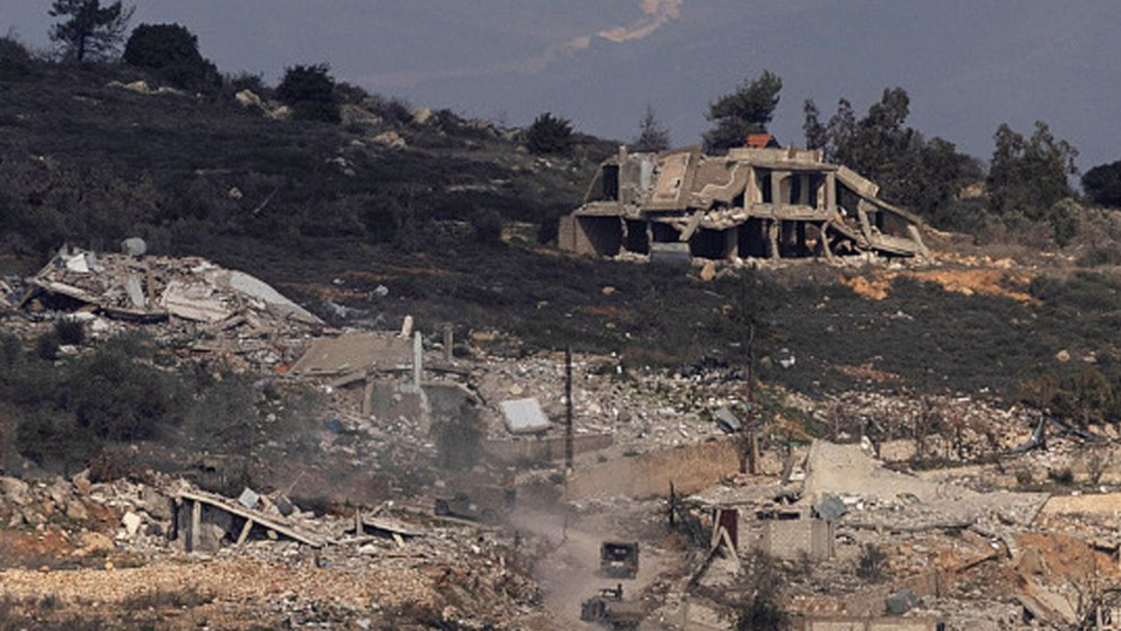 ইসরাইলি হামলায় হিজবুল্লাহর দুই কমান্ডার নিহত