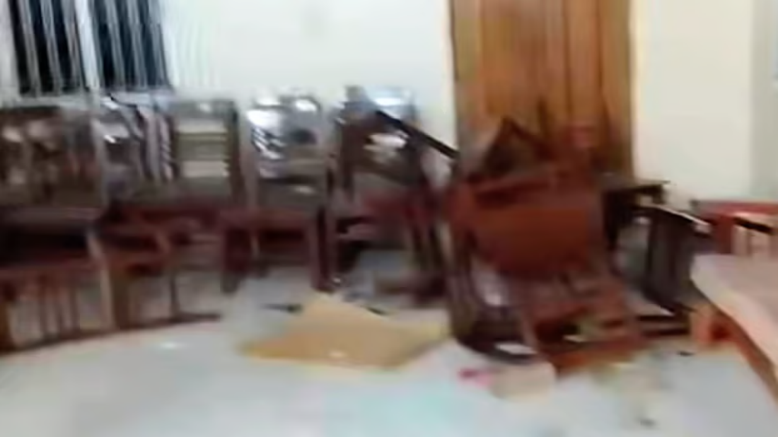 সাবেক রাষ্ট্রপতি আবদুল হামিদের বাসভবনে হামলা ও ভাঙচুর