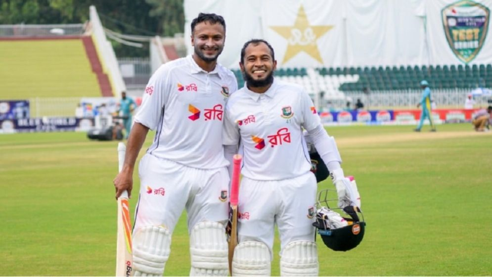 মুশফিকের ১০০তম টেস্টে সহযোদ্ধা মুশিকে নিয়ে আবেগঘন বার্তা দিলেন সাকিব