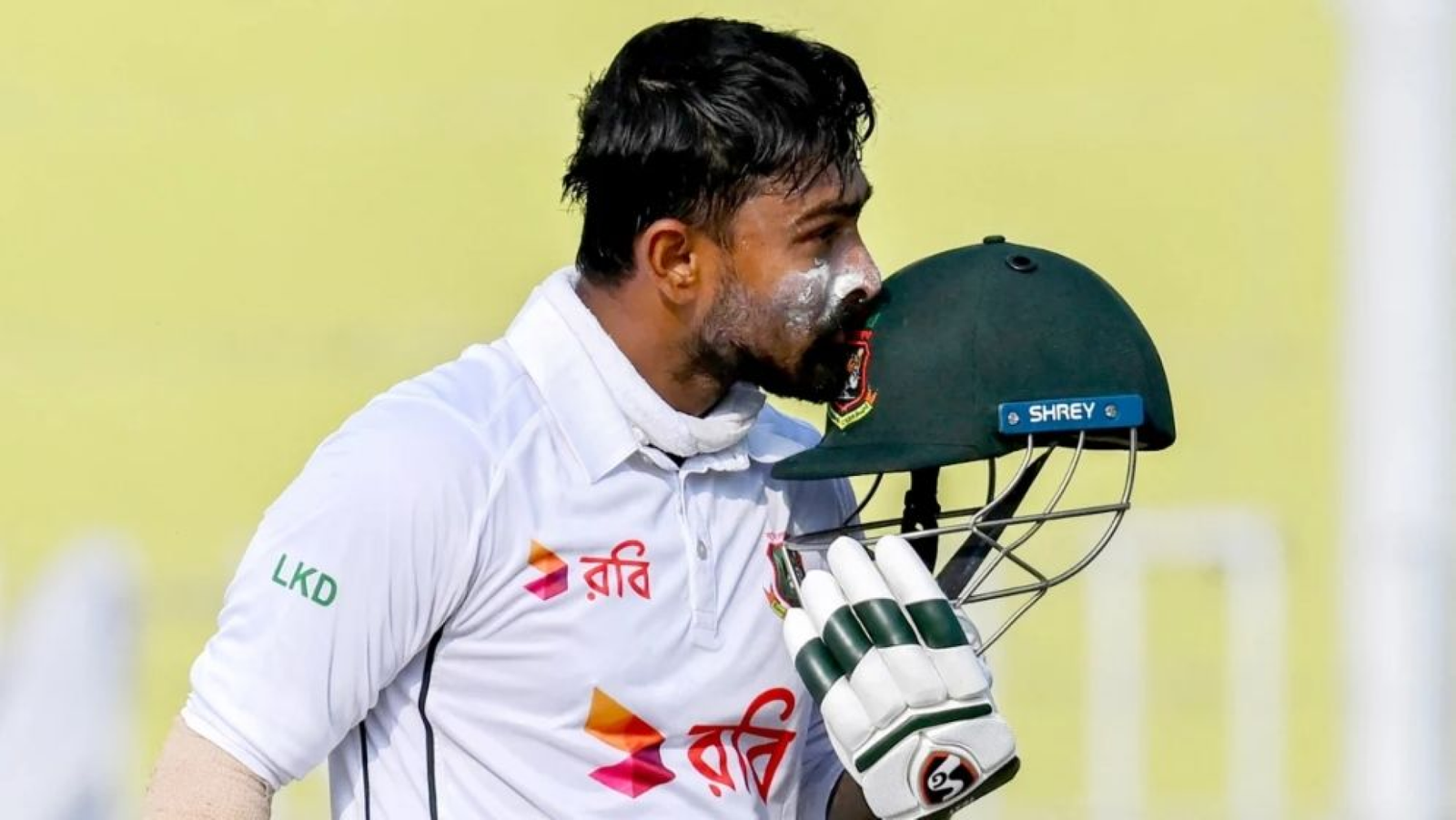 ১৪ মাস পর শতকের স্বাদ পেল লিটন,মাইলফলকের ম্যাচে একের পর এক রেকর্ড