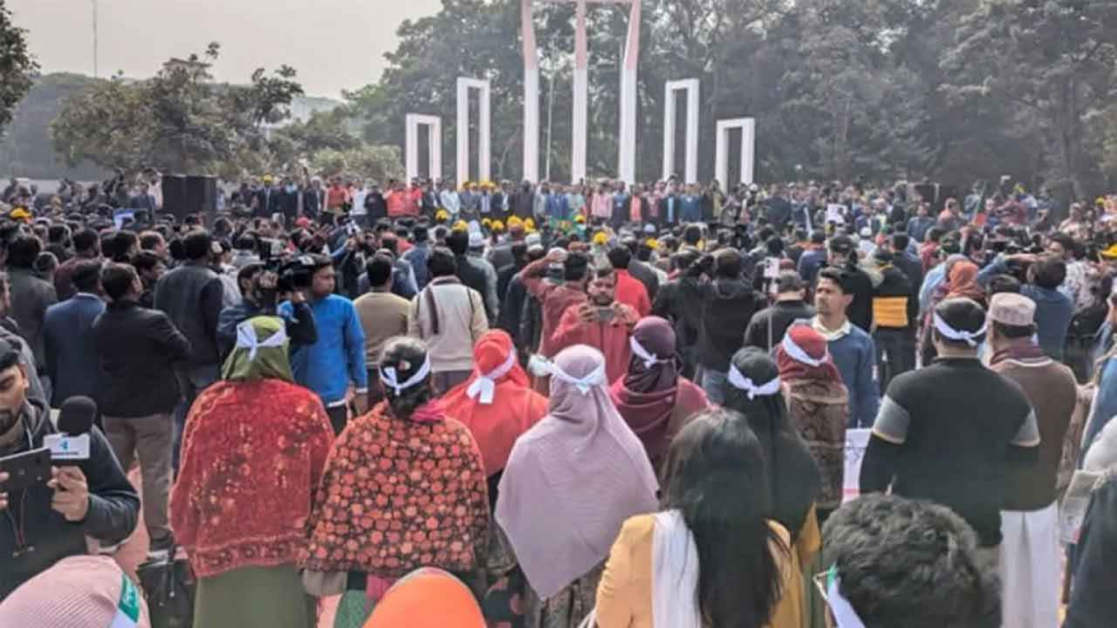 প্রাথমিক শিক্ষকদের ফের কর্মবিরতির হুঁশিয়ারি