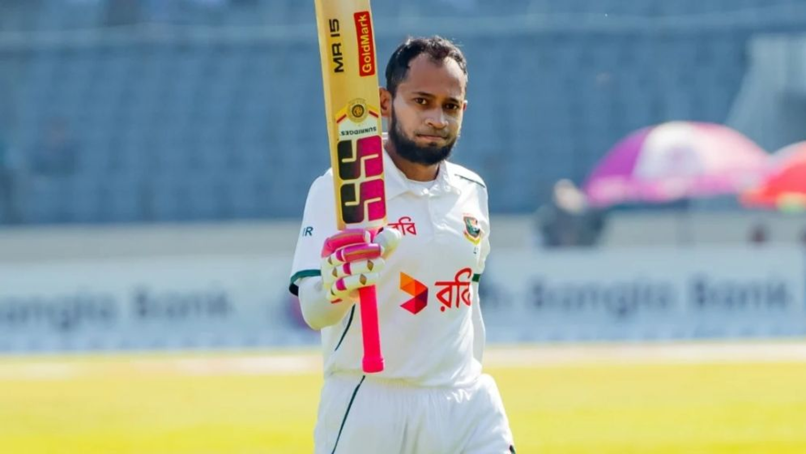 বিরল ইতিহাস গড়ে বিশ্বরেকর্ড করলেন মুশফিক