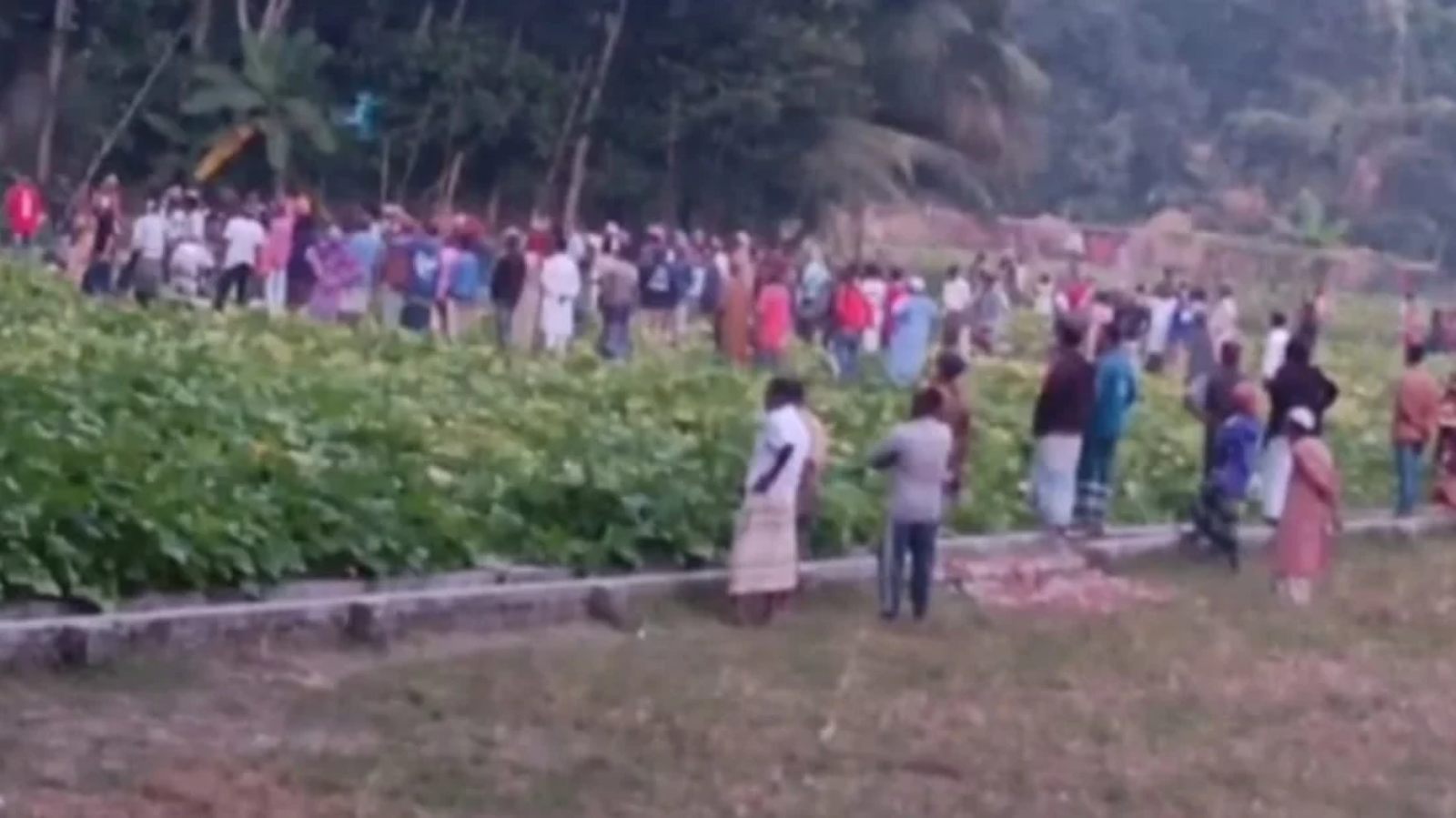 আধিপত্য বিস্তারকে কেন্দ্র করে দুই গ্রামে রক্তক্ষয়ী সংঘর্ষ, আহত ৪০