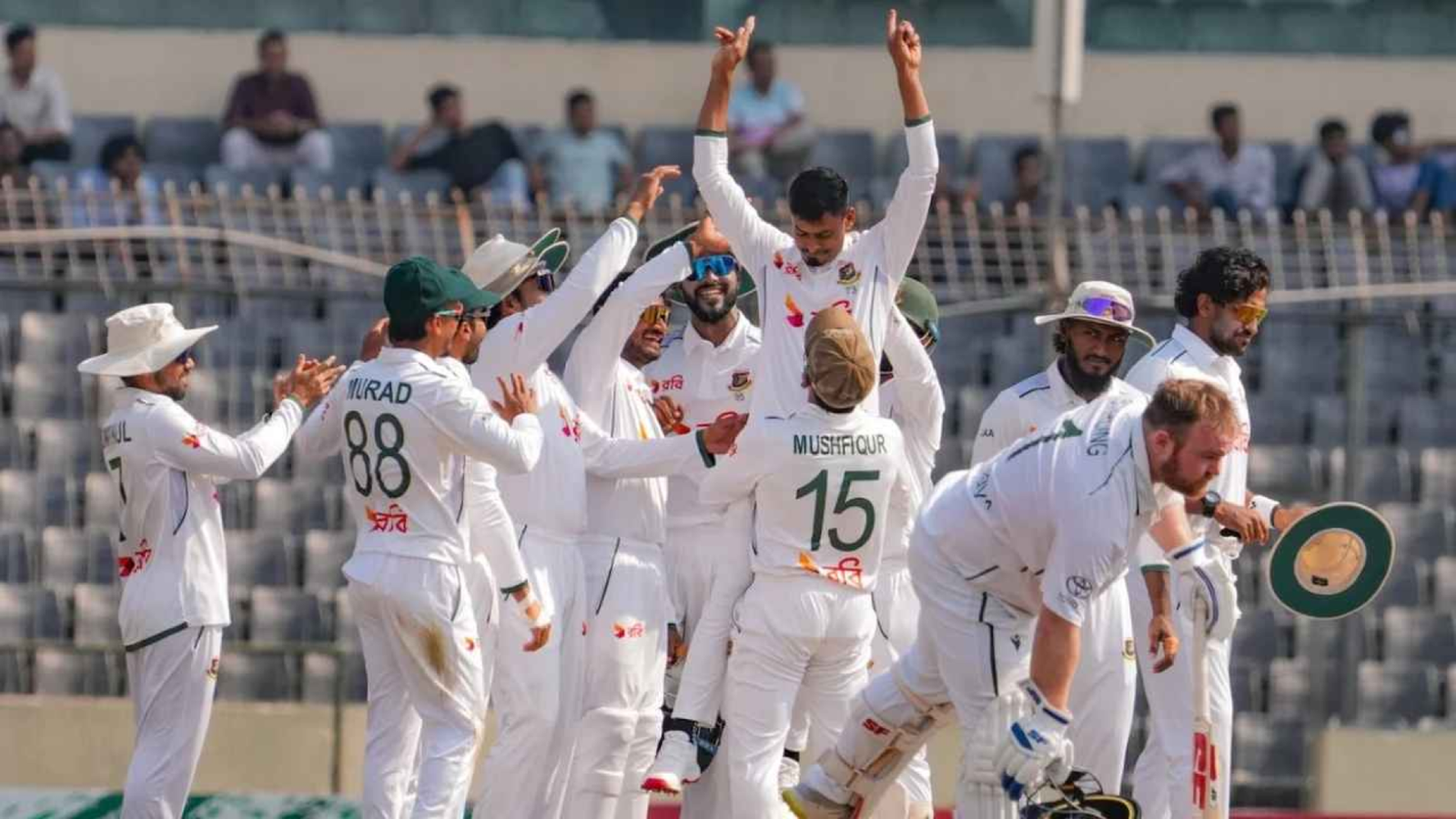 তাইজুলের রেকর্ড–মহিমায় জয়ের সুবাস পাচ্ছে বাংলাদেশ